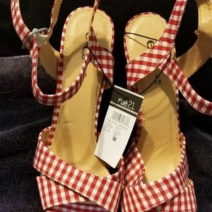 👠NWT Rue 21 Heels👠